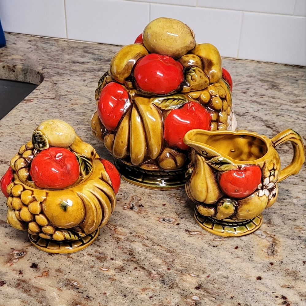 Vintage coffee container with creamer and sugar bowl